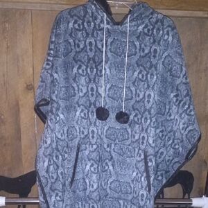 Adrienne Vittadini Black and Gray Textured Poncho